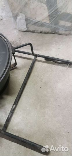 Казан с подставкой под мангал