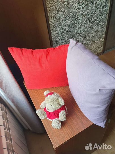 Пледы и подушки