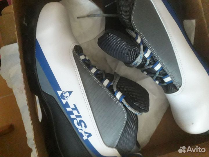 Лыжные ботинки