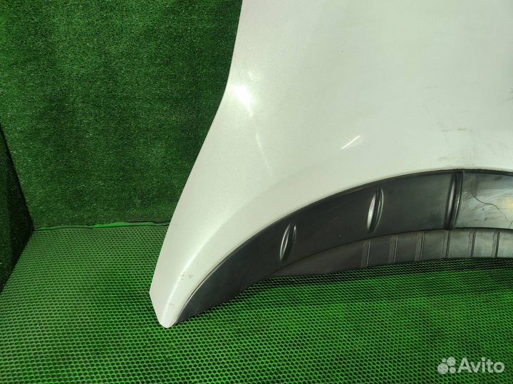 Капот Nissan Leaf