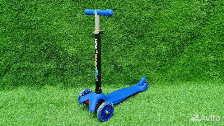 Самокаты детские светящиеся новые Трехколесный