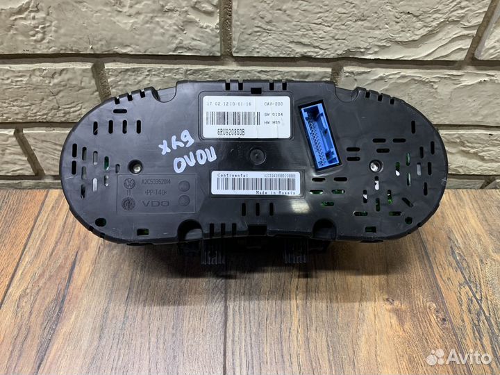 Volkswagen Polo Sedan Панель приборов