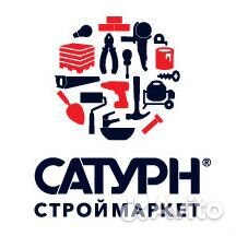 Водитель со своим грузовым автомобилем