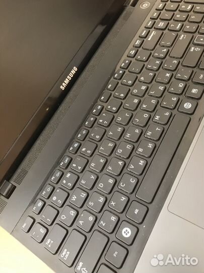 Ноутбук Samsung np300e5c