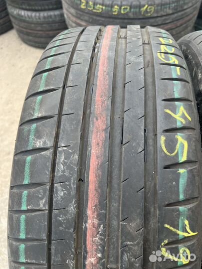 Michelin Pilot Sport 4 225/45 R19