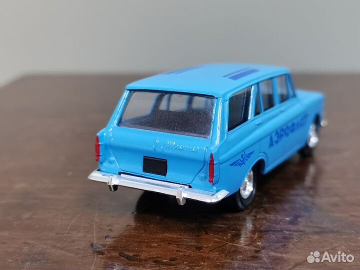 Моделька модель автомобиль Москвич 427 аэрофлот