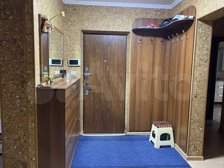 3-к. квартира, 95 м², 1/9 эт.