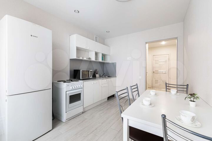 2-к. квартира, 72 м², 1/18 эт.