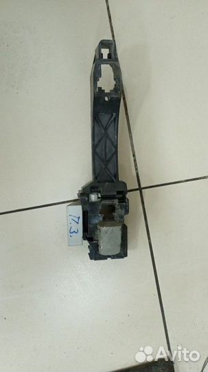 Кронштейн дверной ручки правой задней