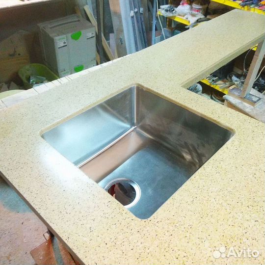 Столешница для ванной и кухни из искуственного кам