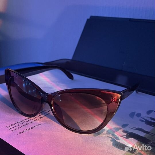 Солнечные очки женские