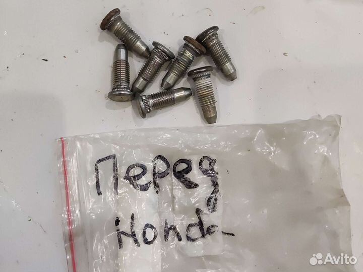 Болты крепления стойки Ford Honda