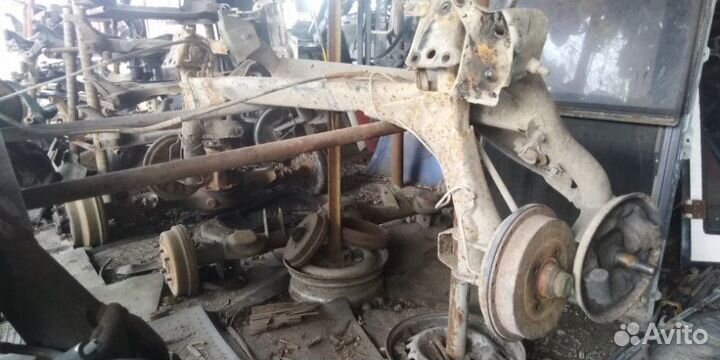 Балка подвески задняя Volkswagen Golf 3