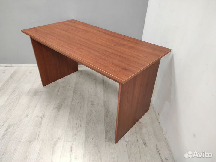 Стол письменный б/у эдем 03777