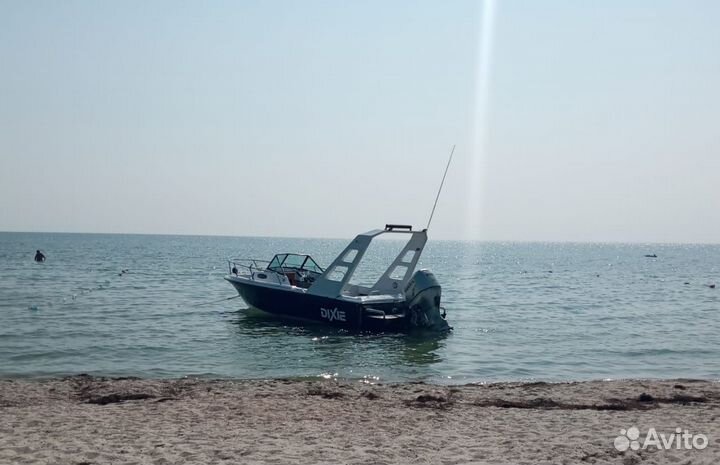 Продаеться морской прогулочный катер dixie 821