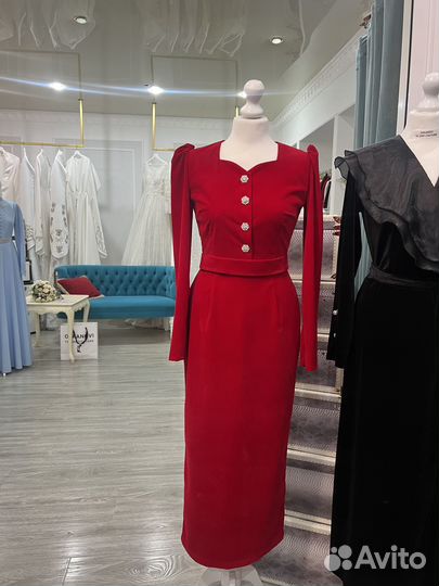 Продаю новое платье