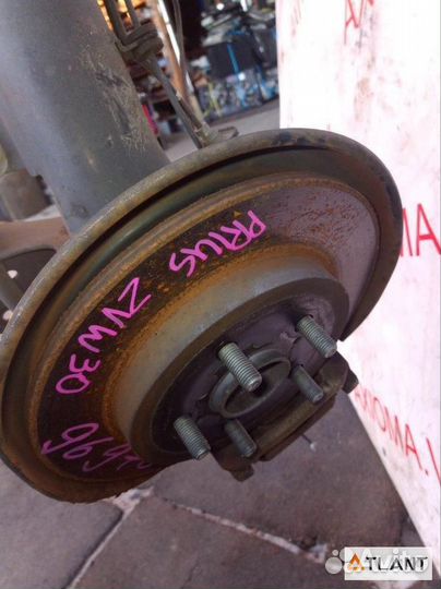 Балка подвески задний toyota prius