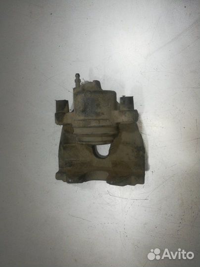 Суппорт передний левый Ford Focus 2