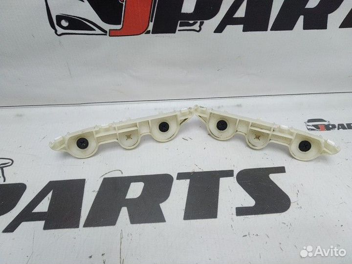 Кронштейн переднего бампера Mitsubishi Outlander X