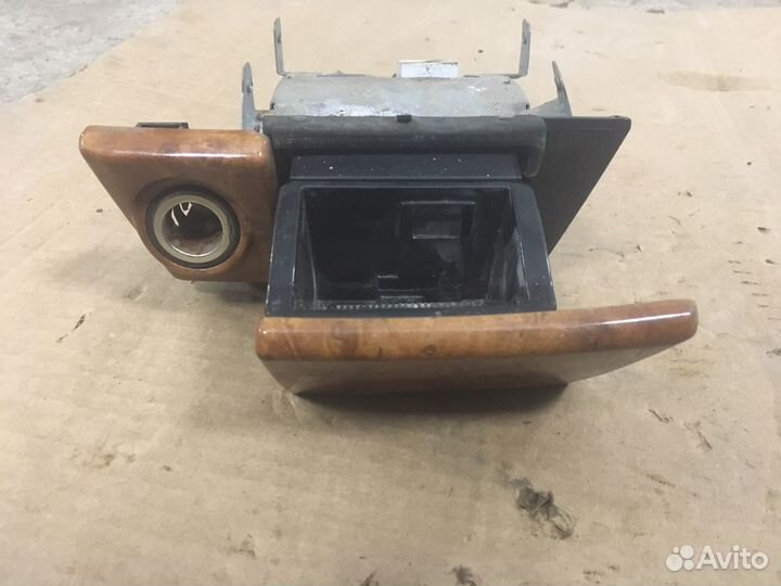 Пепильница Nissan Maxima A33 (4606)