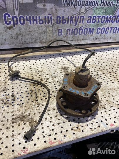 Ступица задняя Volkswagen Passat