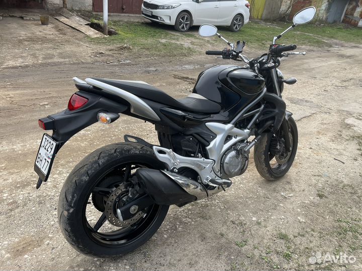 Suzuki SFV 400 Gladius