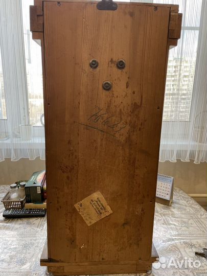 Старинные настенные антикварные часы с боем