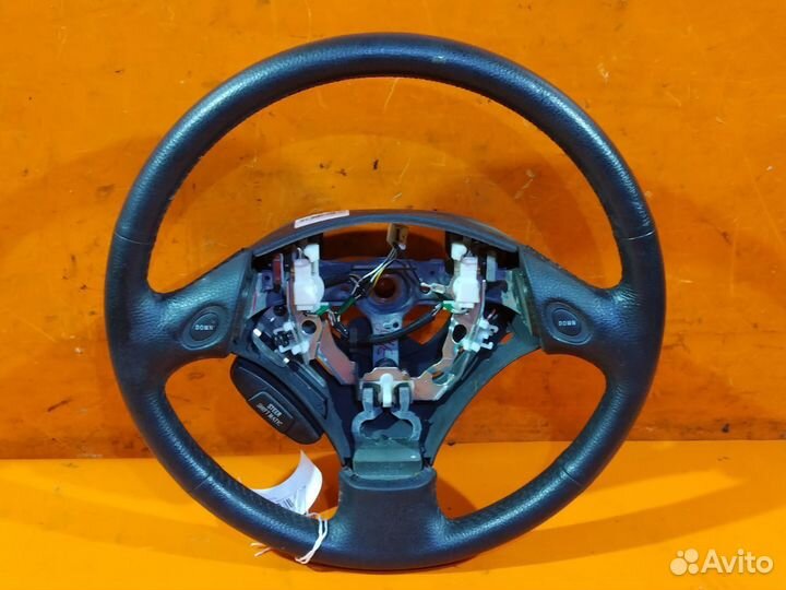 Руль Toyota Noah AZR60G