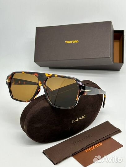 Солнцезащитные очки Tom Ford
