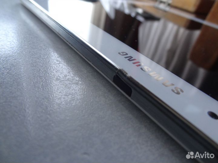 Samsung Galaxy 10.1 SM-T525 LTE - на запчасти