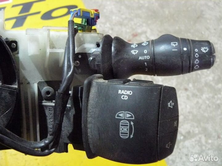 Переключатель подрулевой Renault Grand Scenic III