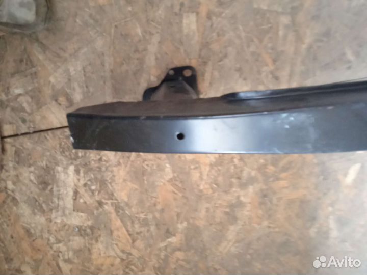 Усилитель бампера VW B5