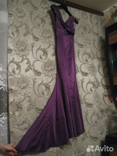 Коктейльное вечернее платье в пол со шлейфом