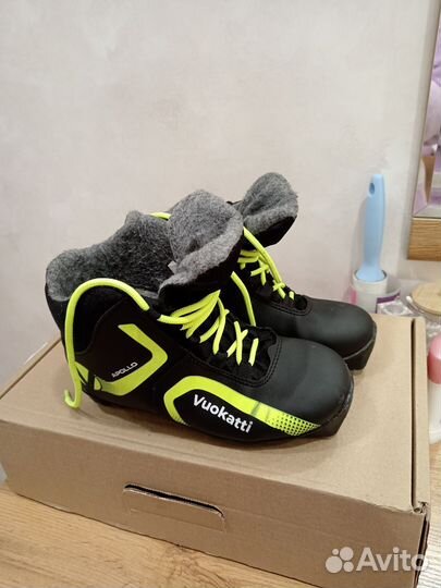 Ботинки лыжные детские 35 р