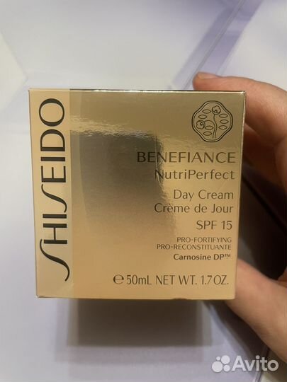 Shiseido крем для лица с SPF 15 новый оригинал