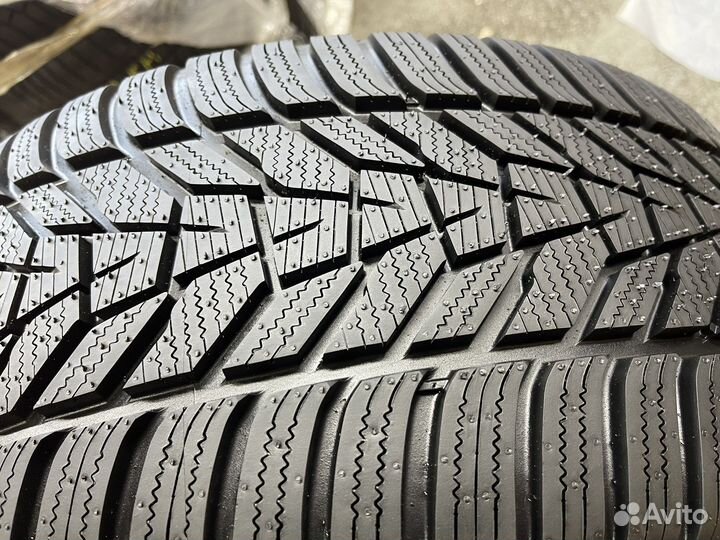 Hankook Winter I'Cept Evo 3 X W330A 255/35 R21 и 285/30 R21 W