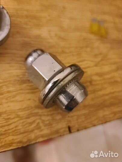 Гайки Toyota land cruiser