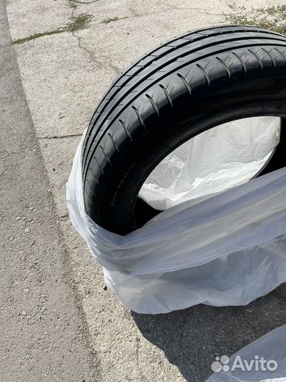Viatti Strada Asimmetrico 255/45 R18