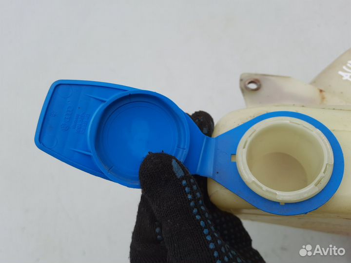 Бачок омывателя лобового стекла Audi A6 C5