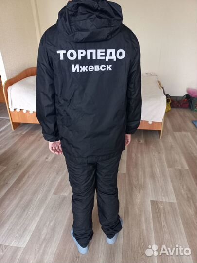 Продам футбольный тренировочный костюм Торпедо