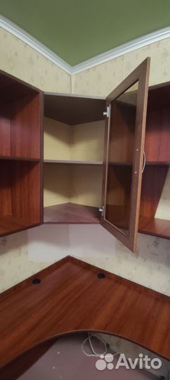 Угловой письменный стол