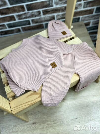 Вязаный комплект на выписку