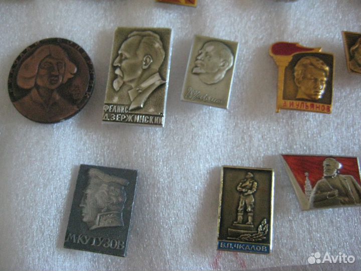 Коллекция значков 