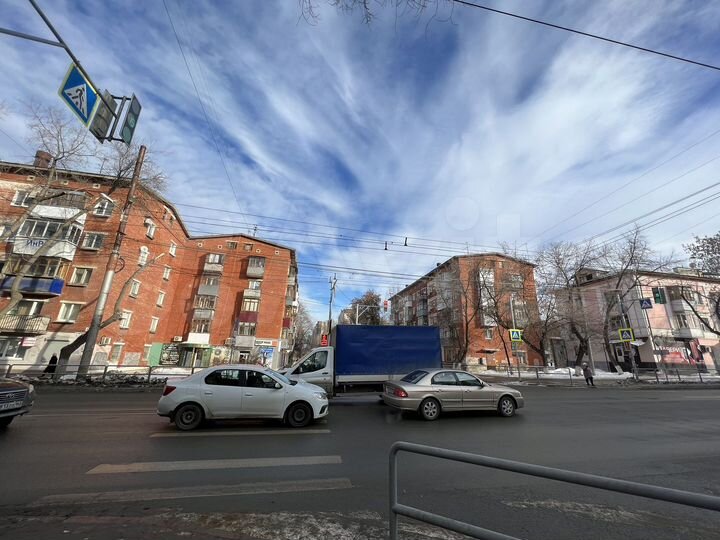 Торговая площадь 72 м² на 1-ой линии на трафике