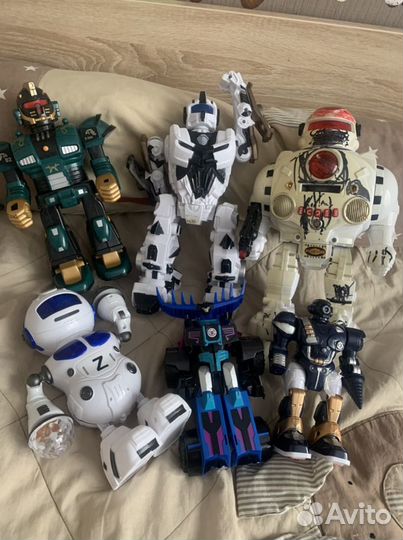 Игрушка робот