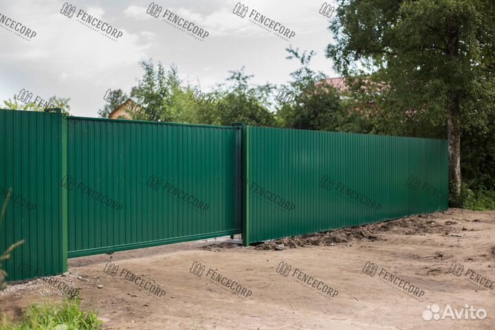 Забор из профнастила для дачи