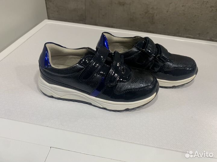 Кроссовки детские 29 размер