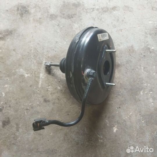 Вакуумный усилитель тормозов Renault Logan 2