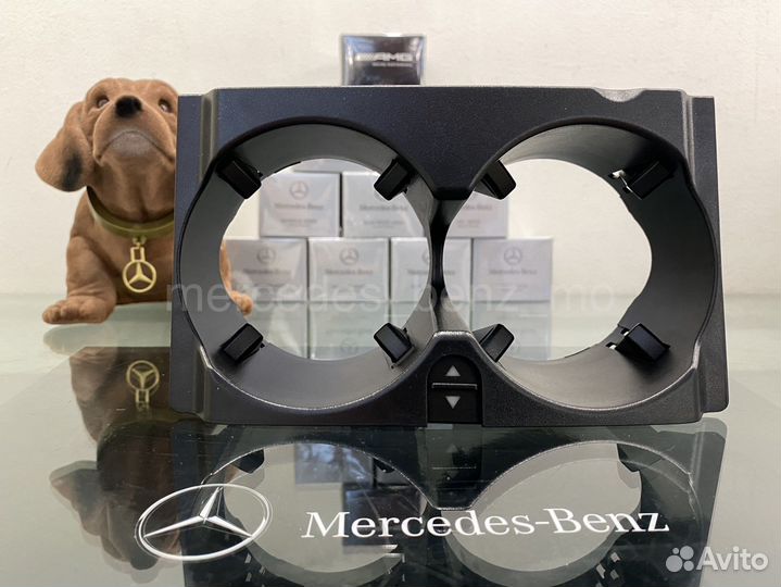 Подстаканник в панель Мерседес Бенц