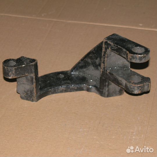 Кронштейн насоса гур маз